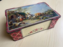 Antike Blechdose / Keksdose mit Bauernhofmotiv – lithografie