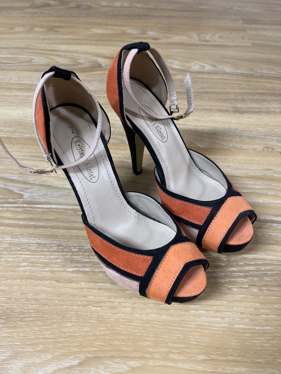 Scarpe da donna: Kristen's Kloset Sommerschuhe Gr. 7 – Nuovo (secondo la descrizione) da Baltschieder venduto da mali2003