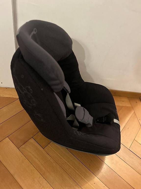 Seggiolini per auto: Siège auto MaxiCosi Pearl and base Isofix – Usato da Lausanne venduto da isa_qf8z 1