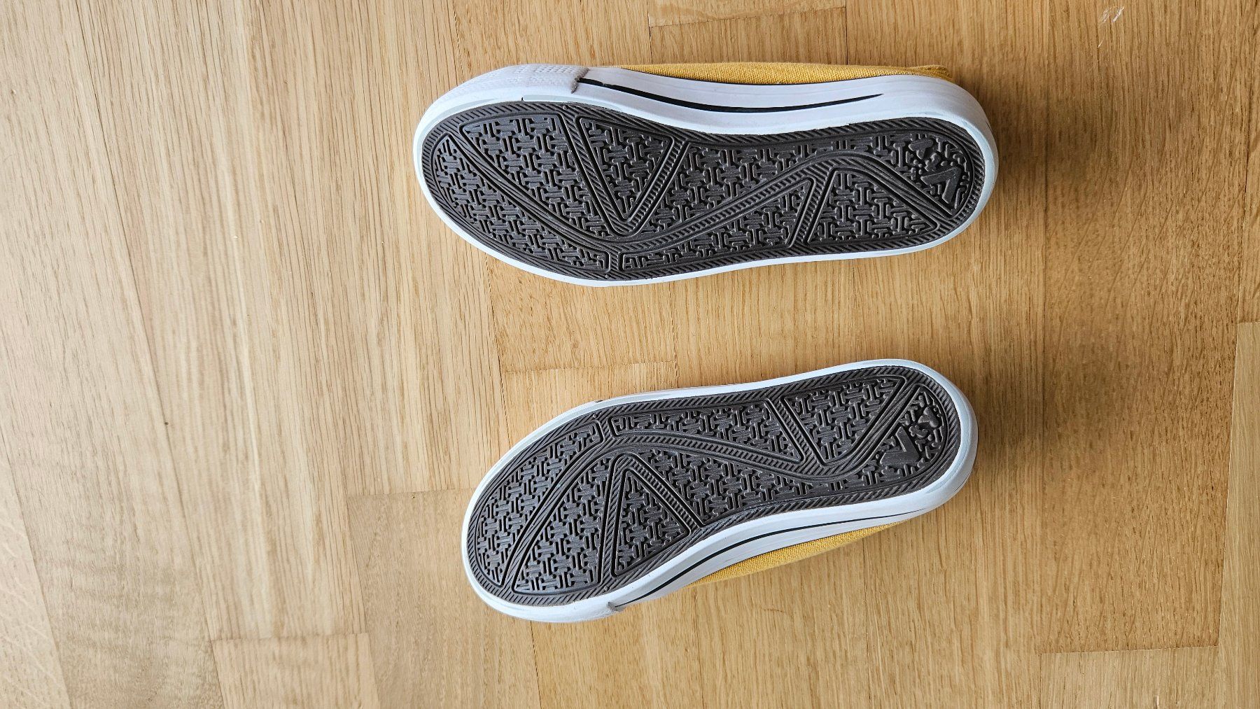 Scarpe per ragazzi: Sneaker 31 Gelb – Usato da Gossau SG venduto da dolores_x 2