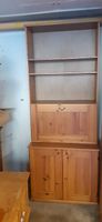 Schöner Holzschrank mit Sekretär