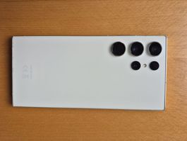 Samsung Galaxy S23 Ultra leichter Defekt Bildschirm