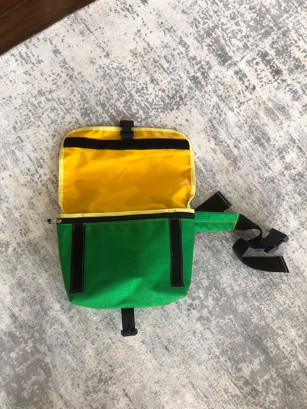 Sacs: Bagaboo Hüfttragetasche – D'occasion à Zürich par spiidpta 3