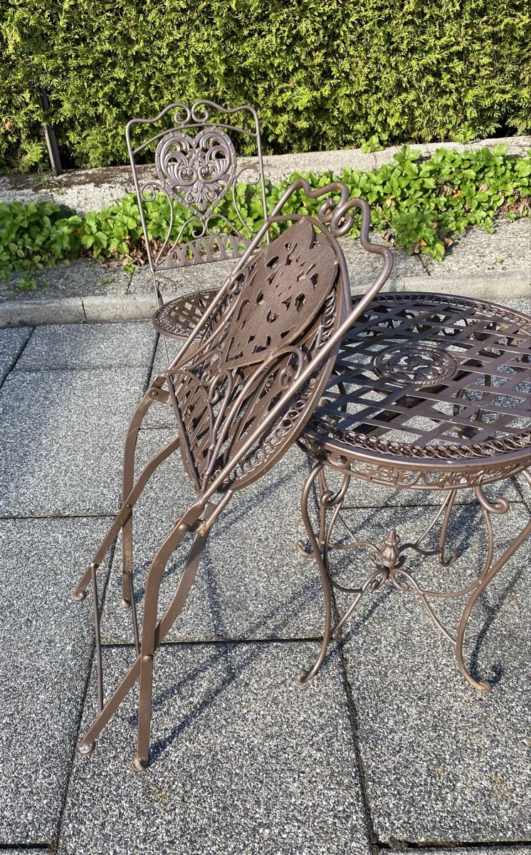 Set di tavolo e panche: Kindergartentisch mit 4 Stühlen – Usato da Rapperswil SG venduto da Susle4 4