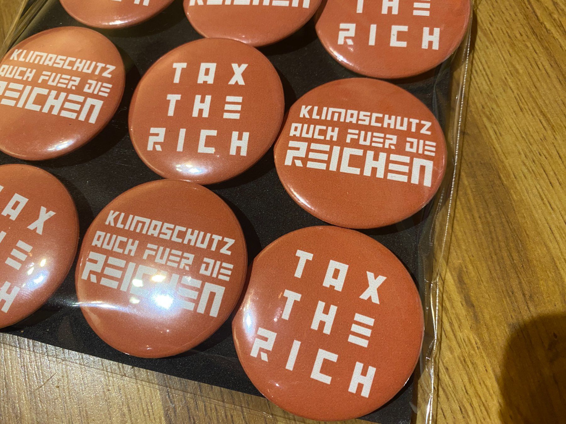Placchette & Badge: Klimaschutz Pin Badges – Nuovo e nell'imballaggio originale da Basel venduto da FatCatPacksTheRatt 3