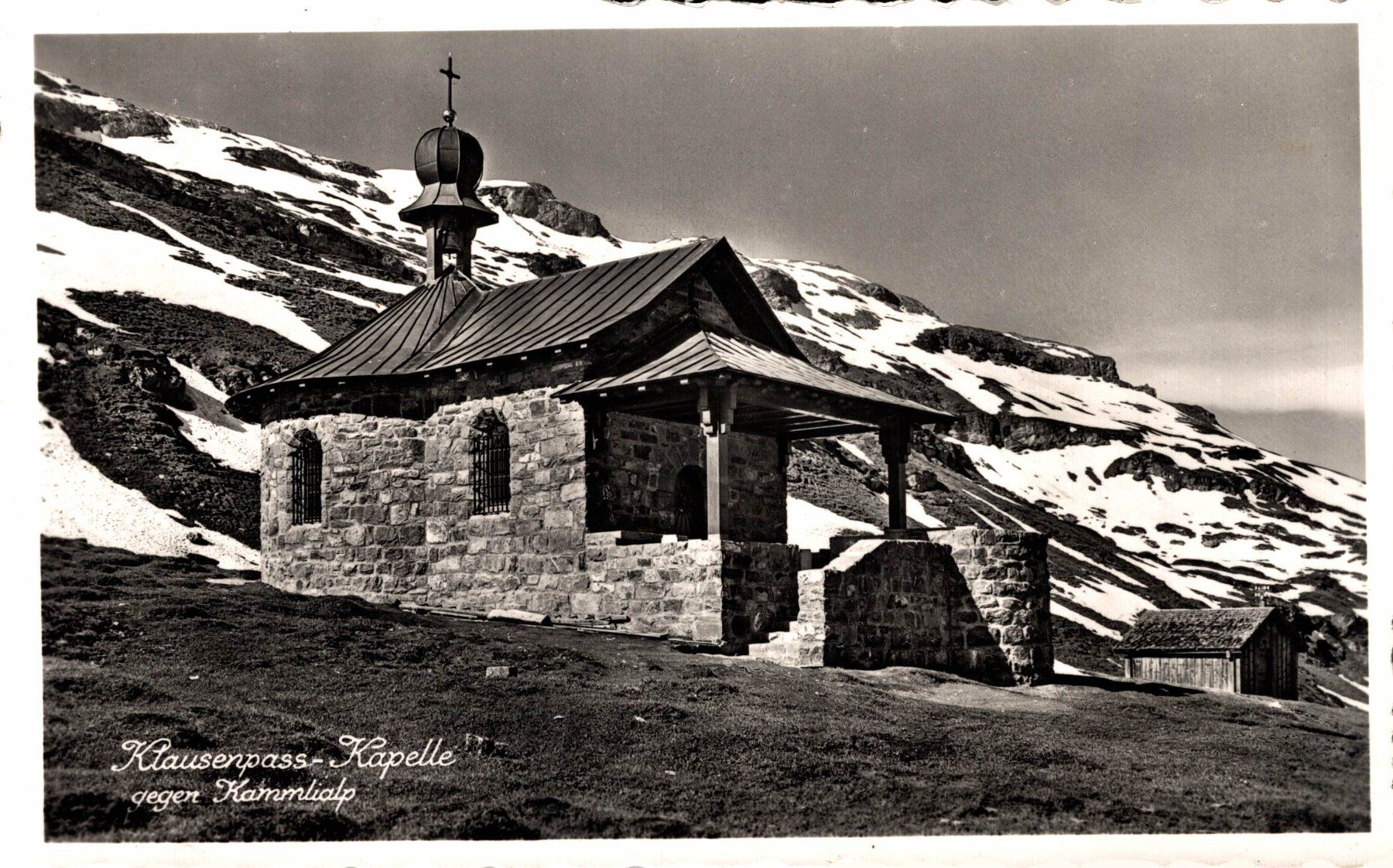 Cartoline postali: Klausenpass-Kapelle gegen Kammlialp – Usato da Bronschhofen venduto da Astore