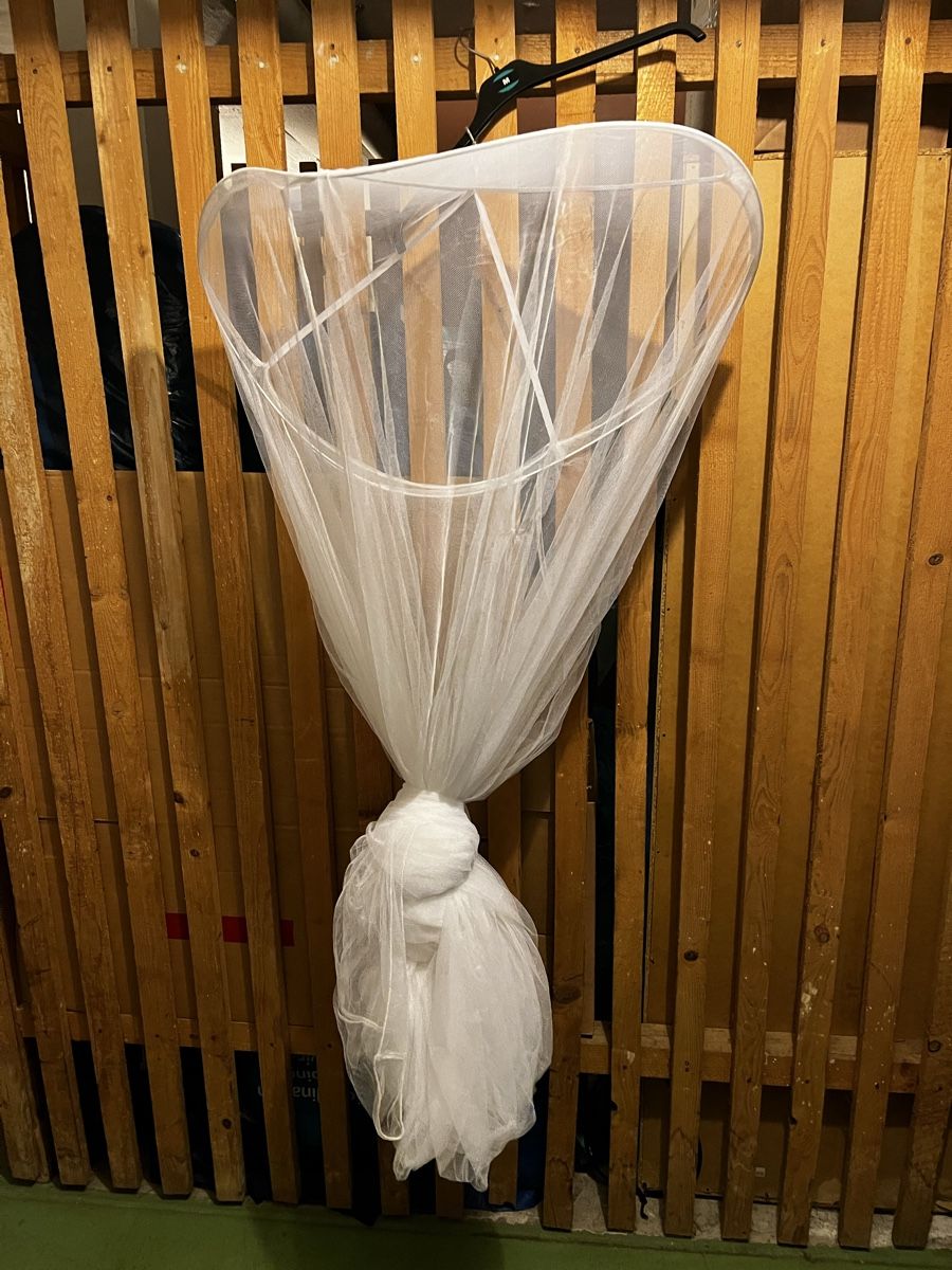 Tutte le decorazioni: Moskitonetz/Betthimmel für ein Bett – Usato da Pfäffikon ZH venduto da Restore-Me