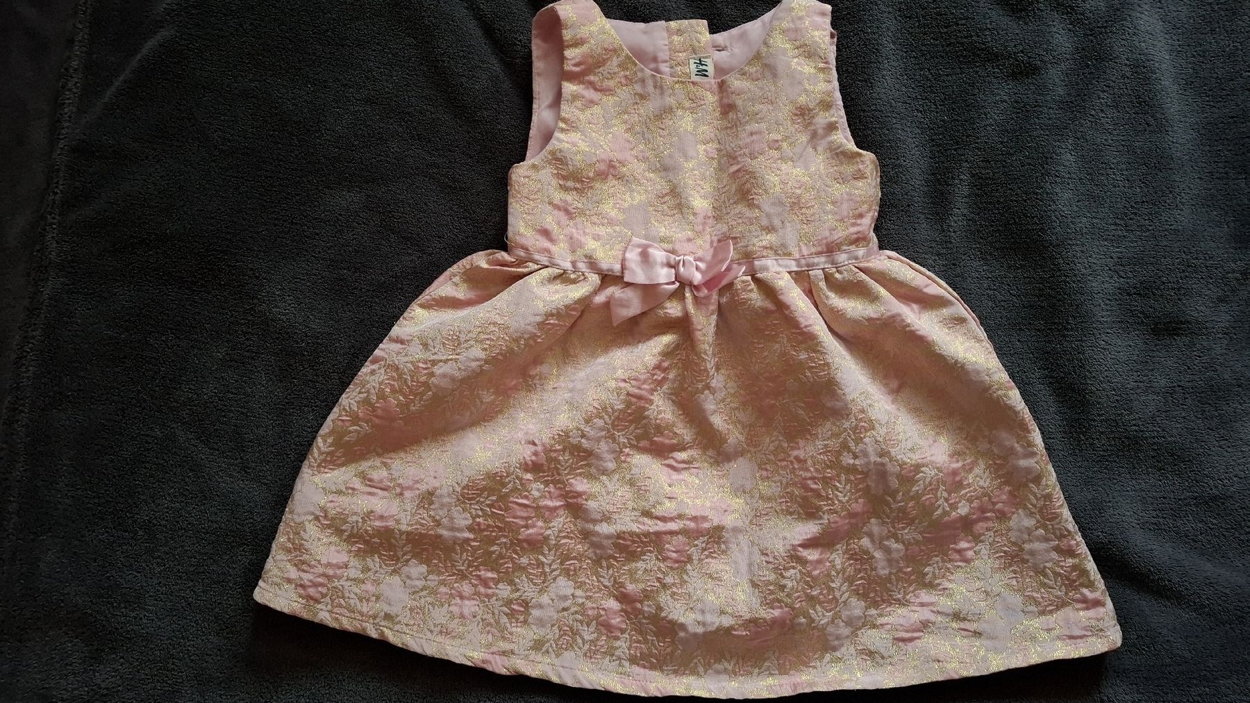 H&M Vestiti & Gonne: Mädchen Festkleid Grösse 92 – Usato da Beromünster venduto da Schildi1988