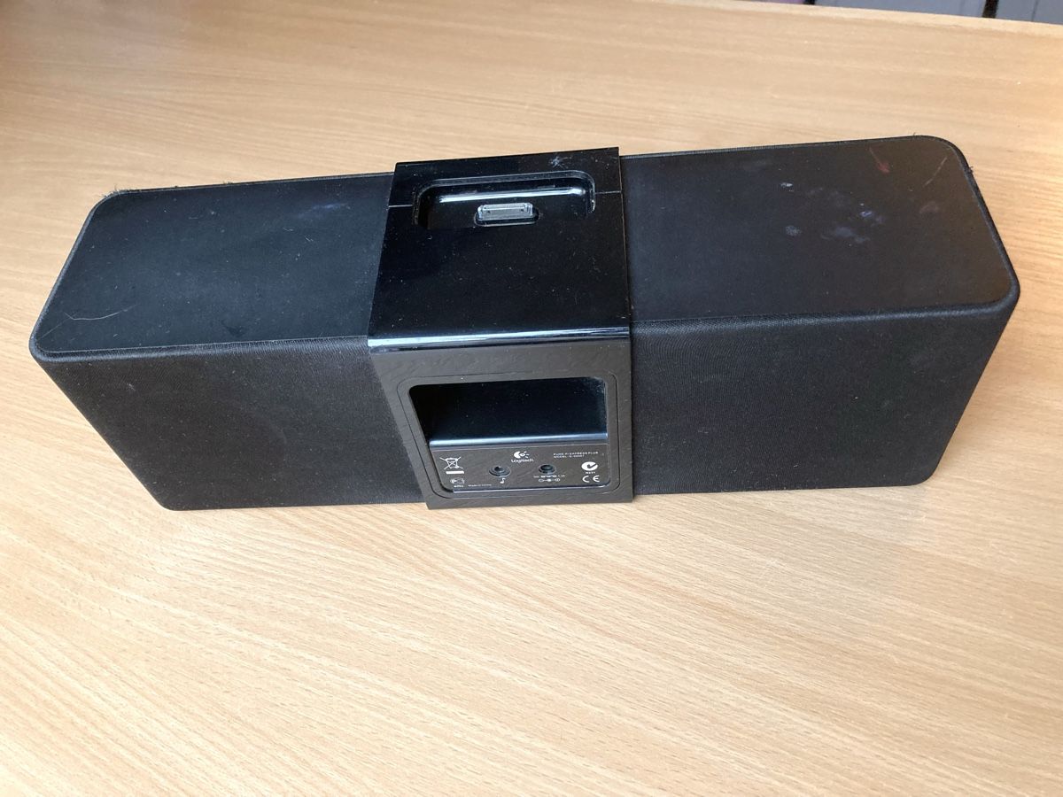 Dockingstation: Logitech Pure-Fi Express Plus schwarz – Gebraucht aus Basel von streetdance 6