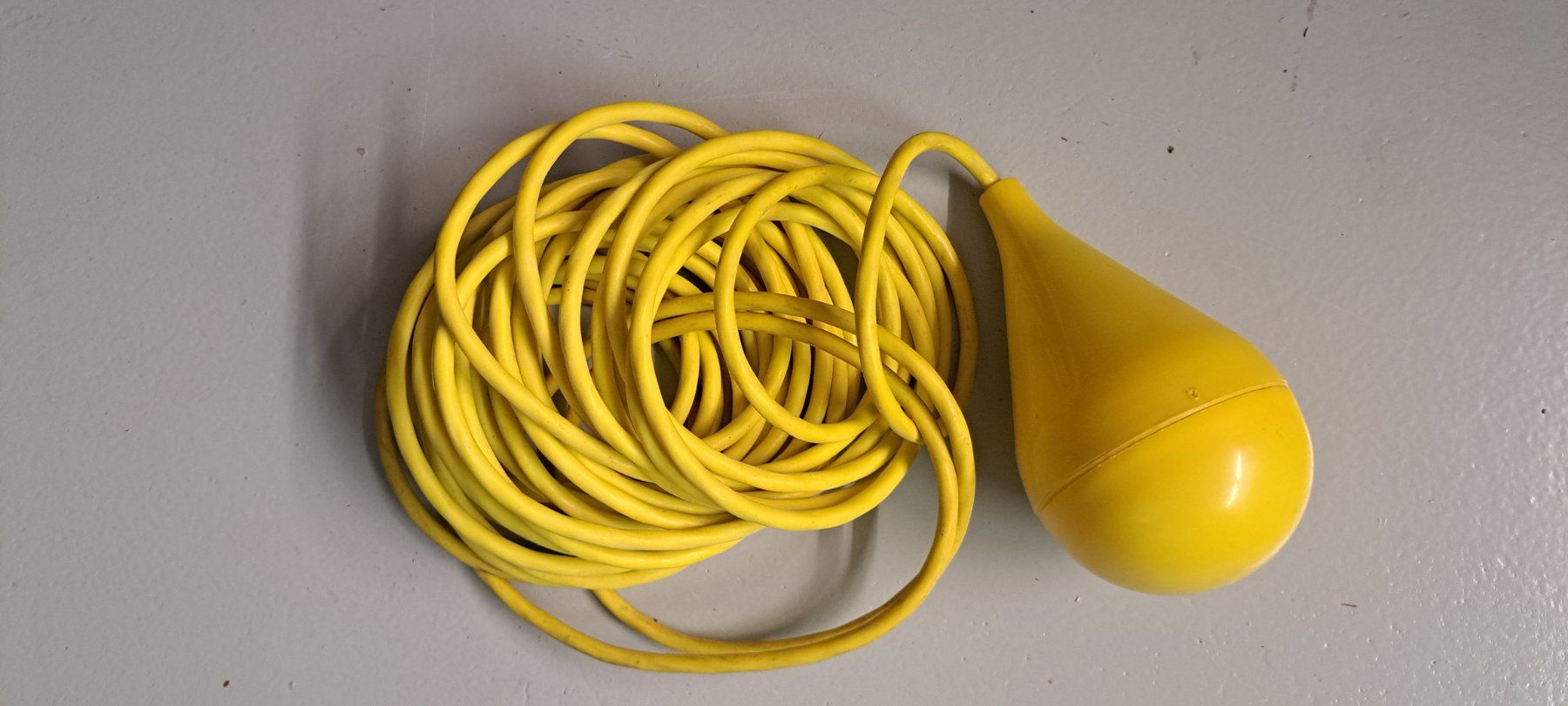 Componenti elettronici: Flüssigkeitsregler – Nuovo (secondo la descrizione) da Matzendorf venduto da maxwin