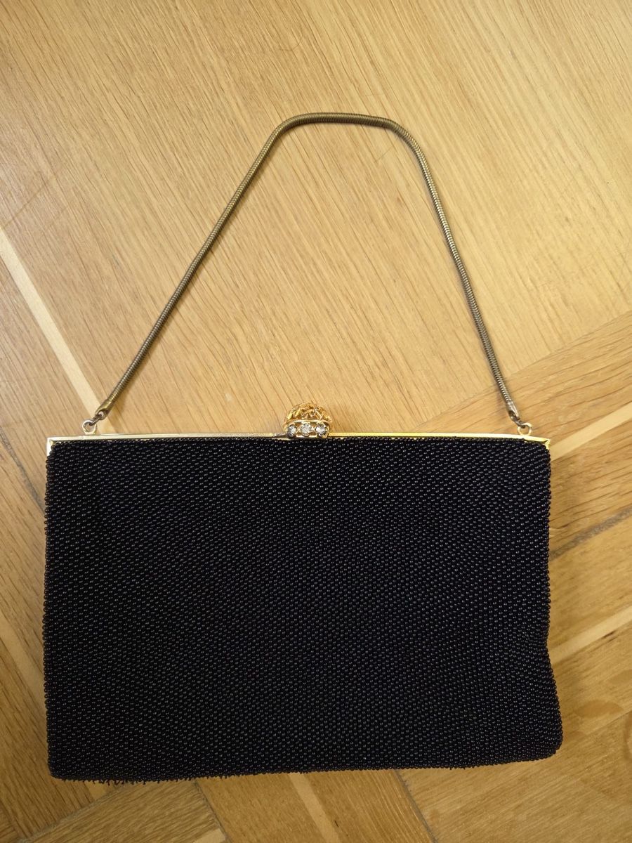Sacs femmes: Wunderschöne Abendtasche, schwarz, perlenbesetzt  – D'occasion à Lohn SH par Winter03