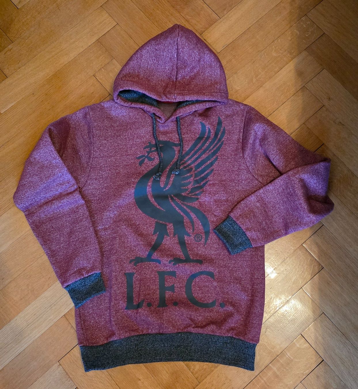 Maglioni & Felpe: Pull Liverpool FC bordeau à capuche, taille S - Chaud – Nuovo (secondo la descrizione) da Vevey venduto da Pumkie