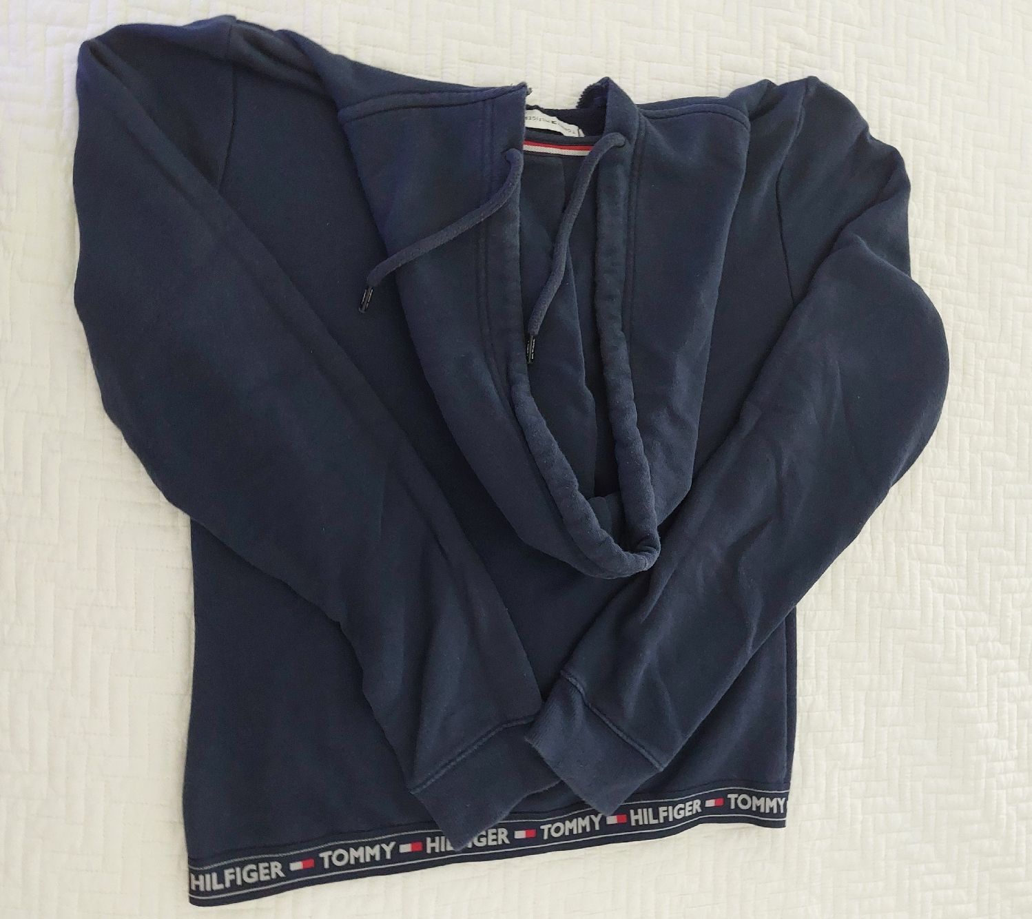 Tommy Hilfiger Lotti di vestiti: Tommy Hilfiger Set, Trainer Pullover, Jacke mit trainerhose – Usato da Zürich venduto da Martinlaehner 1