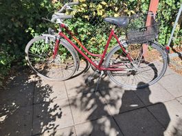 Damenfahrrad Kristall rot mit Gepäckkorb gebraucht 