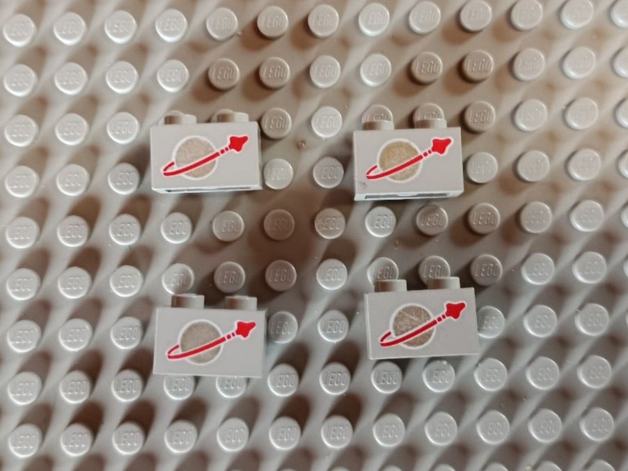 Lego Kit di costruzioni: LEGO Classic Space - Bedruckte Bricks Moon Pattern - 3004p90 – Usato da Muhen venduto da Legoholic