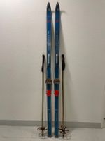 Ski (2 F), Holzski von ca. 1960 mit Stöcken zur Deko