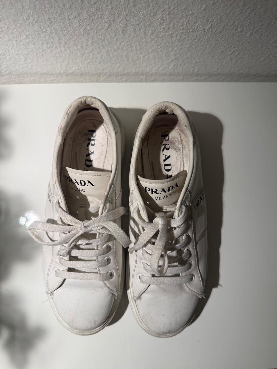 Prada Chaussures femmes: Prada Sneaker weiss – D'occasion à Herisau par ogkosta 4