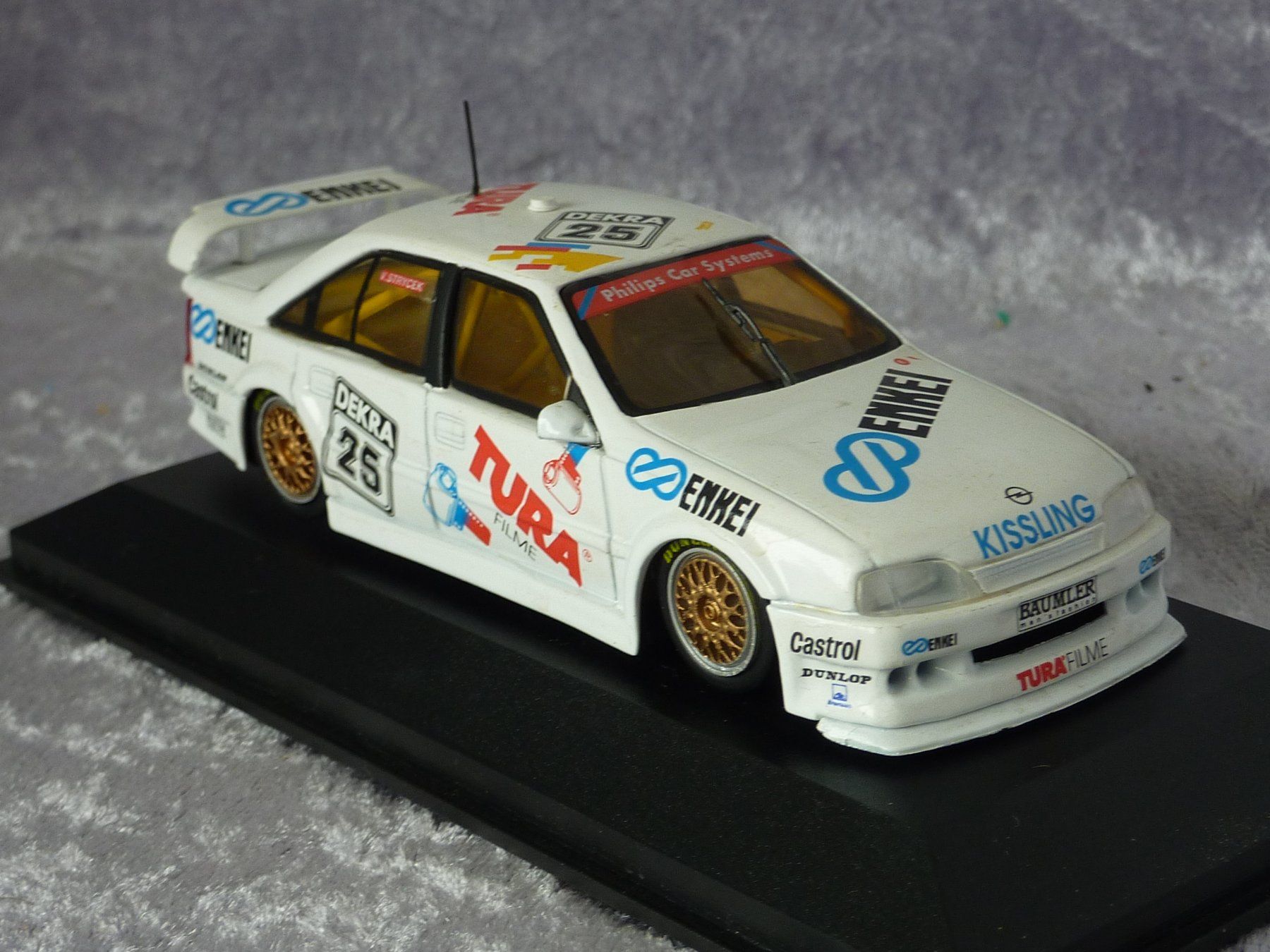 Minichamps Modellautos: Opel Omega 3000 DTM 1:43 – Neu und originalverpackt aus Dürrenäsch von modellautos4you 5