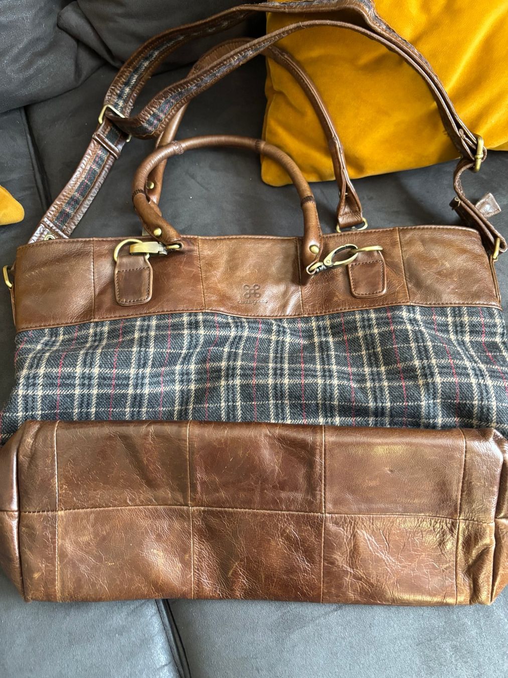 Borse da donna: TASCHE mit Leder und Stoffbesatz – Usato da Merishausen venduto da yourdream 3