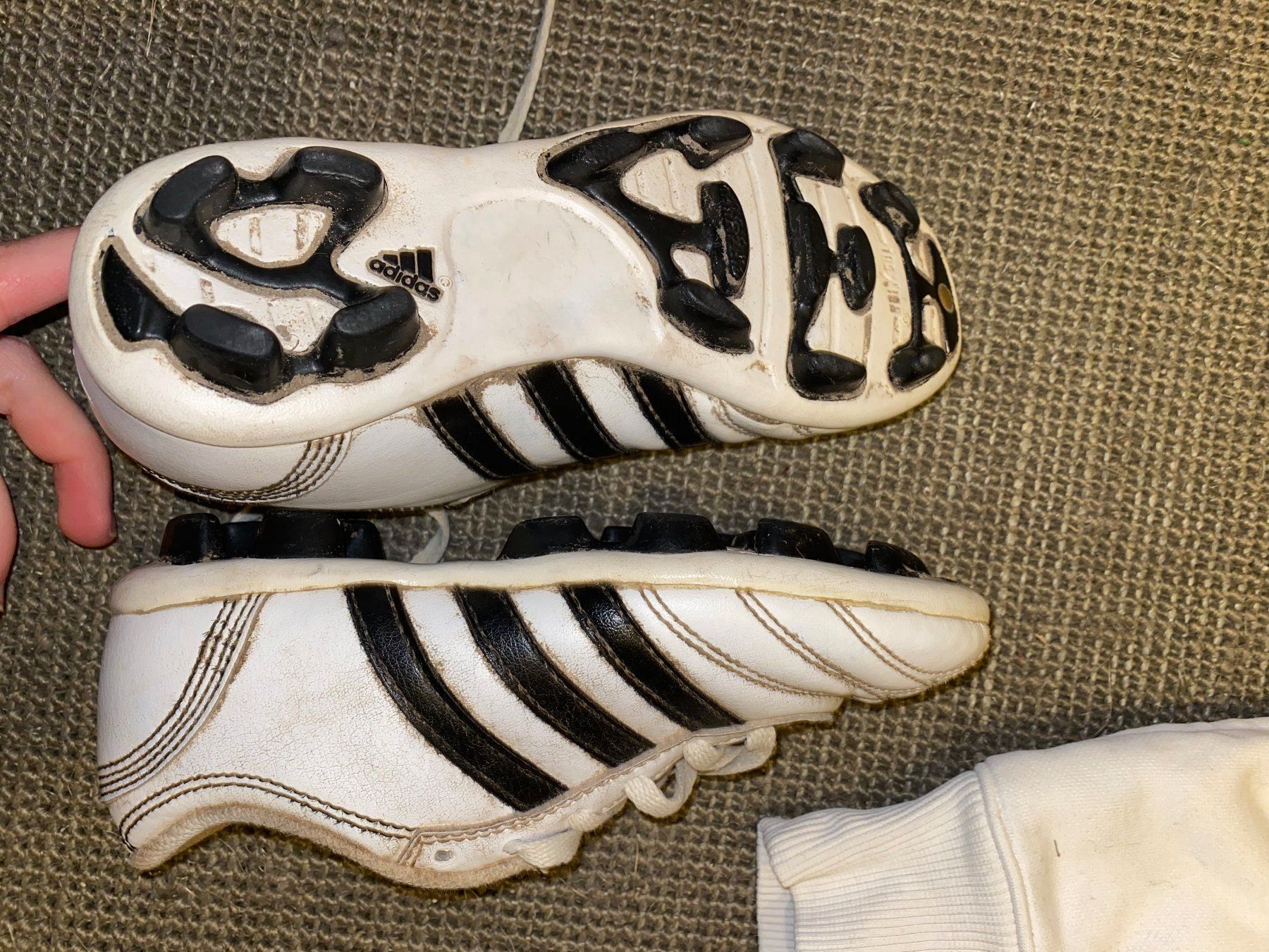 Kult!! Fussball Schuhe Noppenschuhe drei Streifen