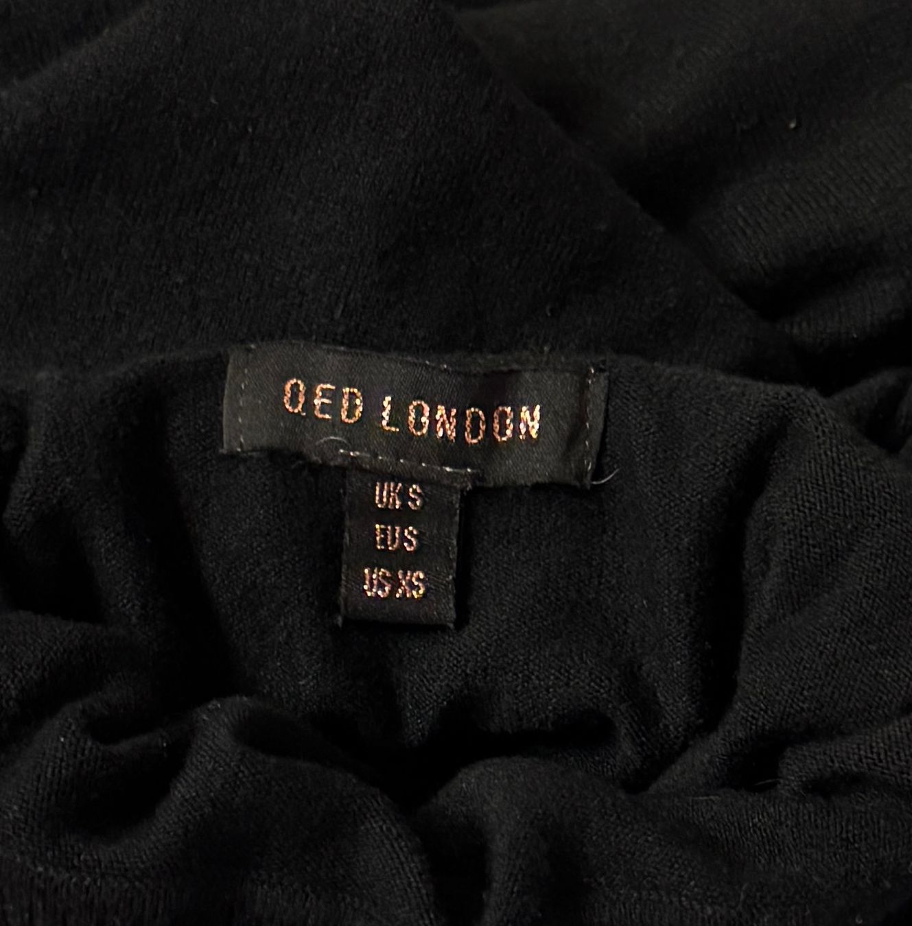 Vestiti: Robe pull noire QED London - taille S – Nuovo (secondo la descrizione) da Genève venduto da Lucie.hwrth 1