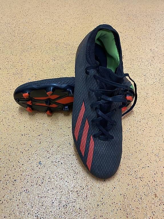 Herrenschuhe: Chaussures de foot Adidas taille 43 1/3  – Gebraucht aus Poliez-le-Grand von Mims82 1