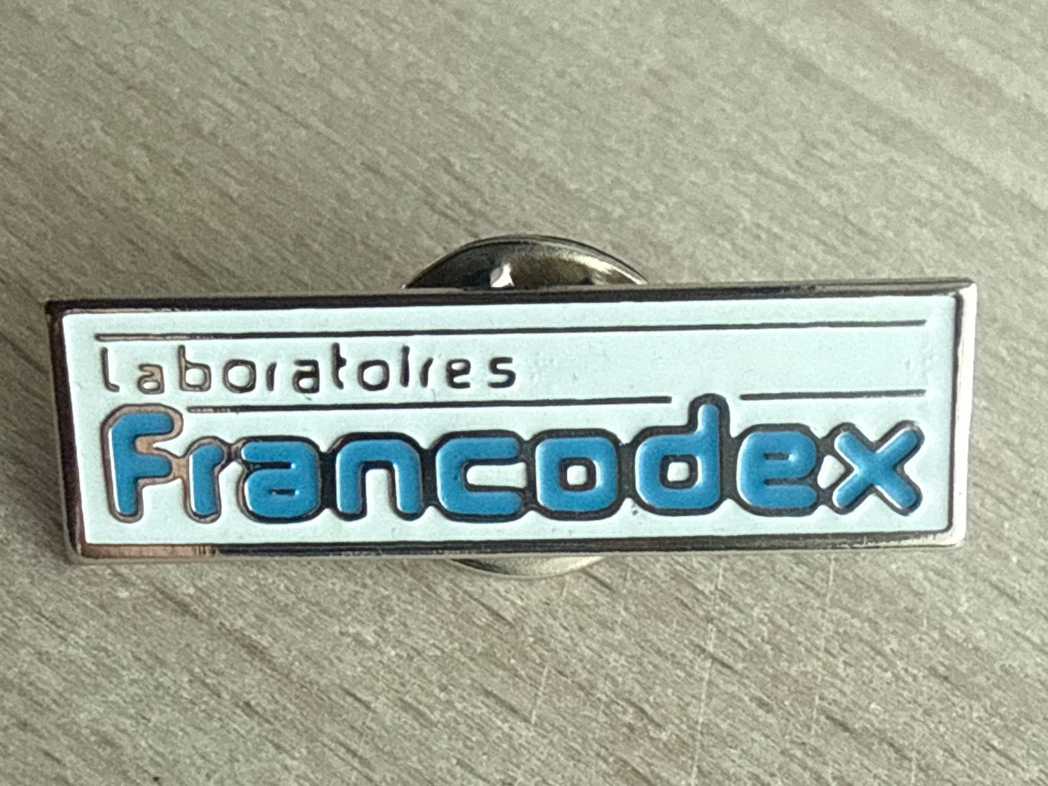 Placchette & Badge: Pin Laboratoires Francodex – Usato da Glattbrugg venduto da Schweigmatt