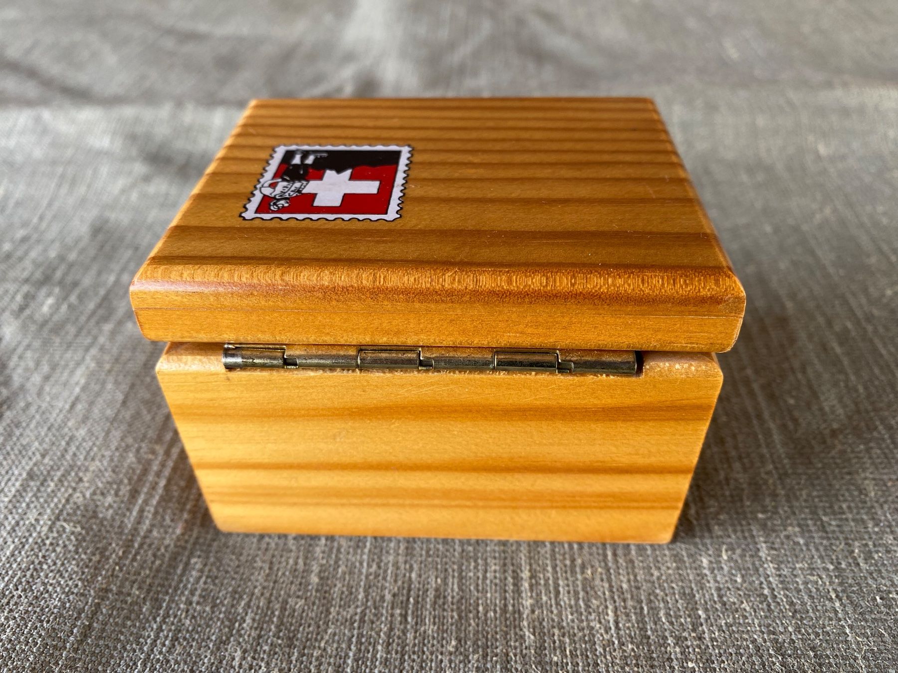 Sankyo Carillon: schöne Sankyo Japan Musikdose – Usato da Feldbach venduto da Olive1 3