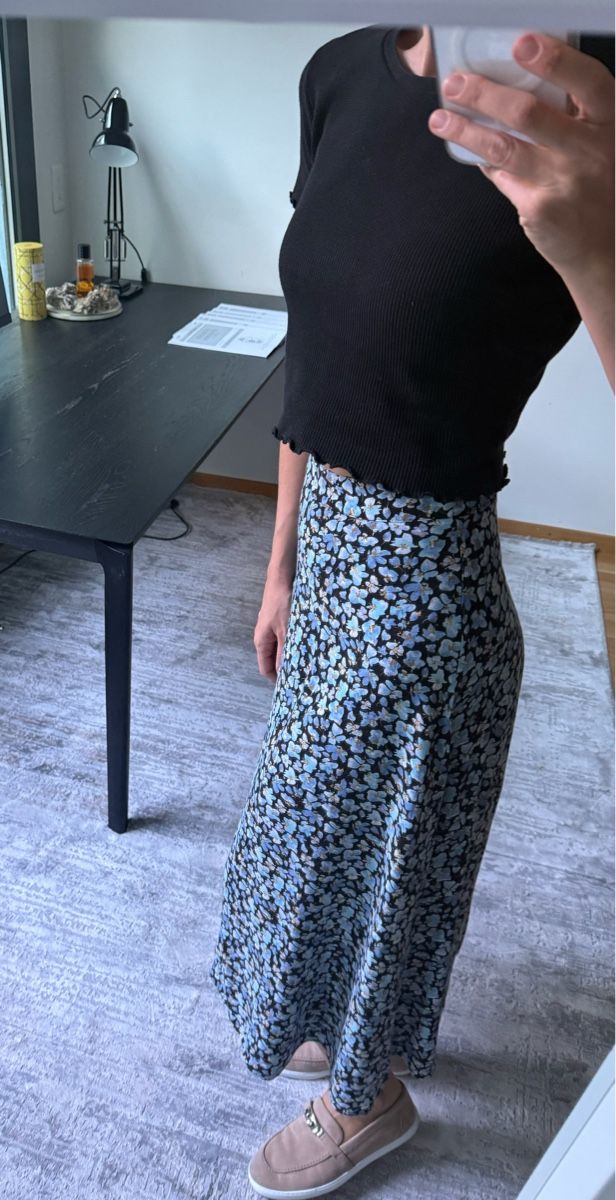 Pull&Bear Lotti di vestiti: Pull & PULL & BEAR Set: schwarzes T-Shirt + Rock (Grösse S) – Nuovo (secondo la descrizione) da Genève venduto da fat_5zzp 2