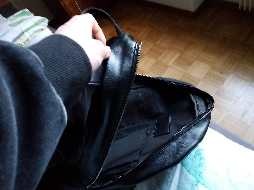 Zaini: Eleganter klassischer Kunstleder Rucksack – Usato da Bern venduto da Bluepop 2