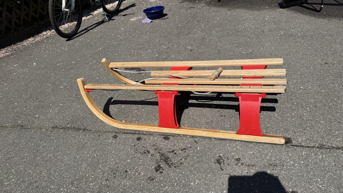 Slitta: Faltbarer Holzschlitten – Usato da Küsnacht ZH venduto da Floor1an