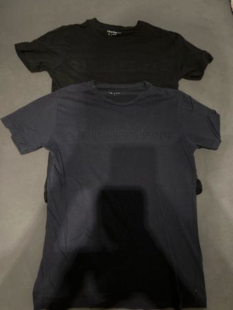 Calvin Klein Tshirt
