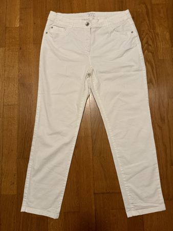 Weisse Hose von C&A in Grösse 42.