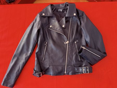 Vendu le veste, taille S
