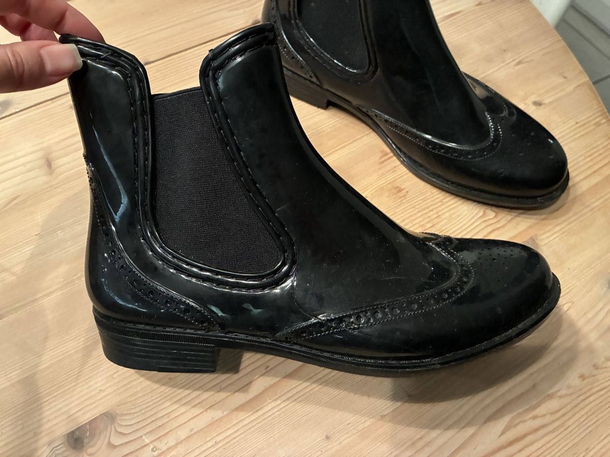 Scarpe da donna: schöne Gummistiefel – Usato da Birrwil venduto da chiara_valentina