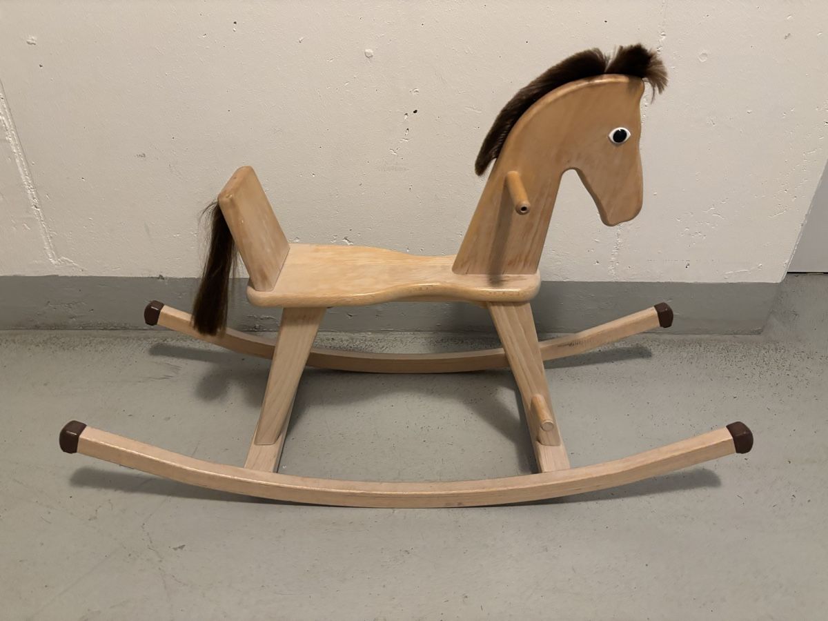 Autre balançoires de jardin: Schaukelpfer aus Holz – D'occasion à Winterthur par sutti02