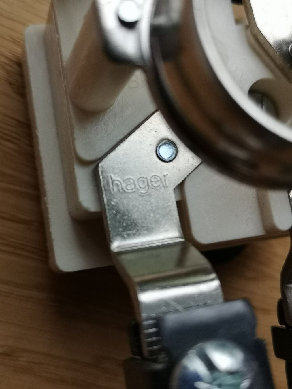 Hager Alimentazione elettrica: Ungebrauchter Sicherungshalter von Hager, komplett – Usato da Zürich venduto da Tanteemma369 4