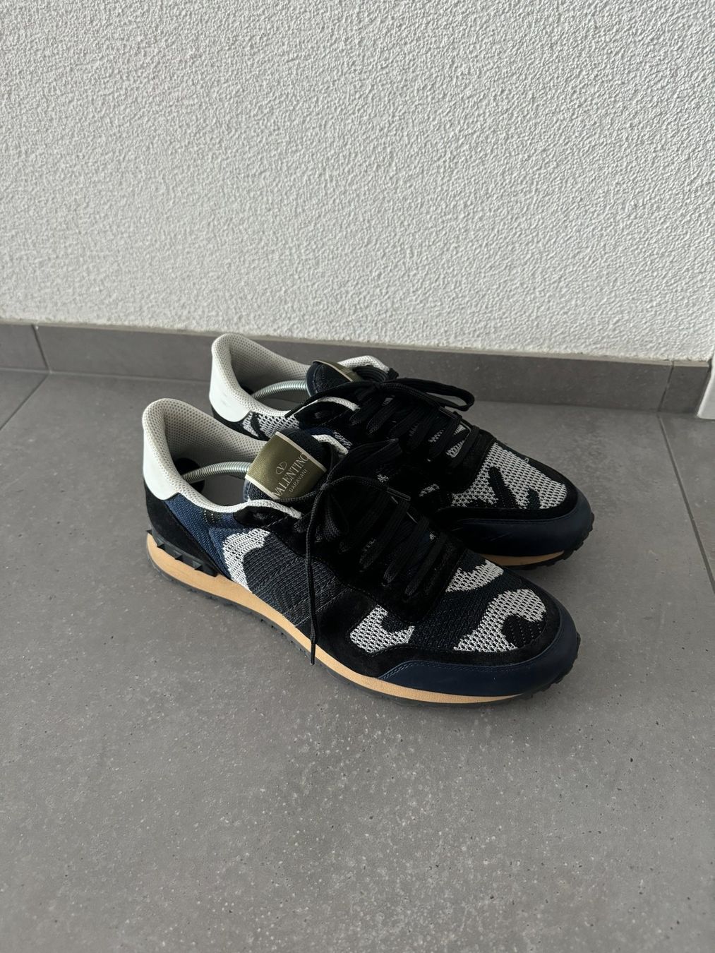 Valentino Scarpe da uomo: Valentino Garavani Rockstud Sneaker, Grösse 44 – Usato da Kleindöttingen venduto da Kimbo93 1