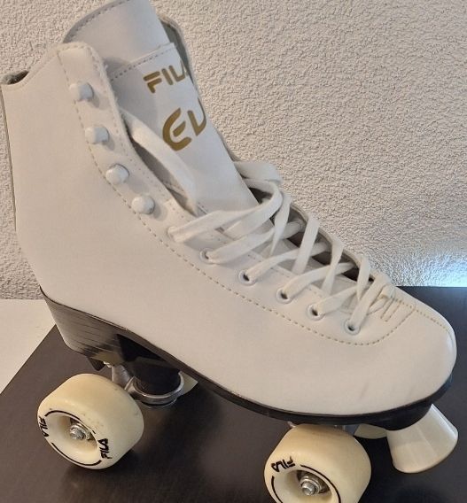 Fila Patins à roul. & inline: Fila Rollschuh weiss Damengrösse 39 – D'occasion à Horw par lee_mml6 1