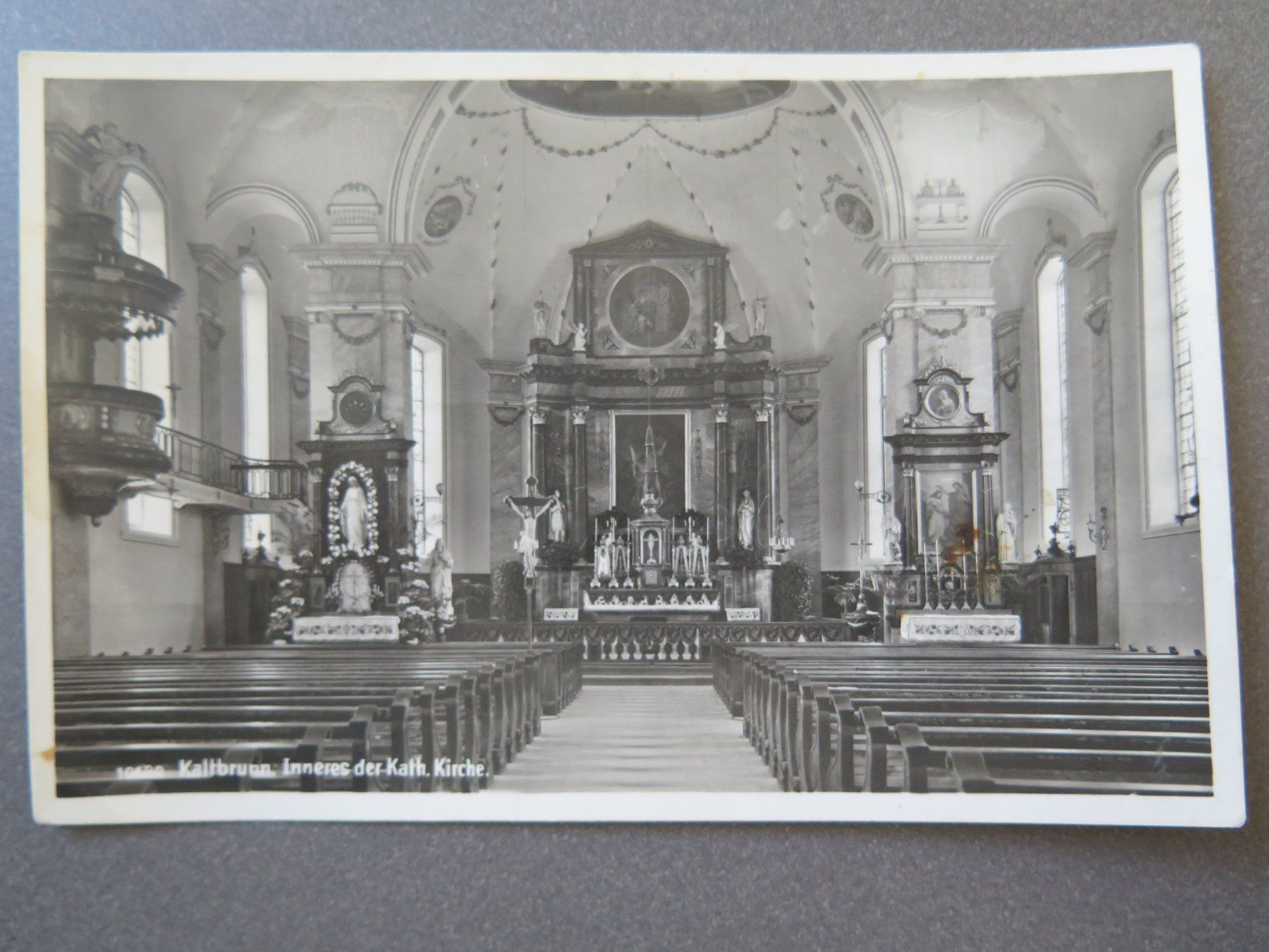 Cartoline postali: KALTBRUNN - INNERES DER KATH. KIRCHE – Usato da Wittenbach venduto da lipasal