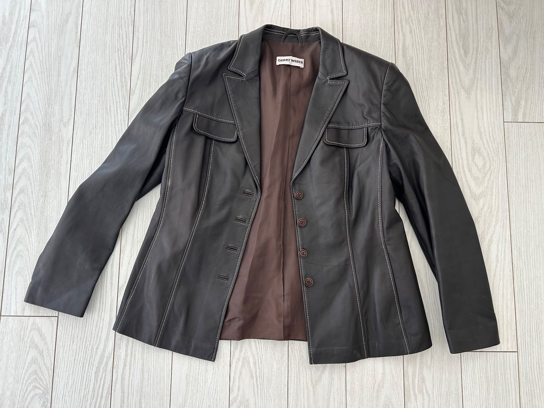 Gerry Weber Giacche: Gerry Weber brown leather jacket (D40/L) – Usato da Rüschlikon venduto da Tey_sl