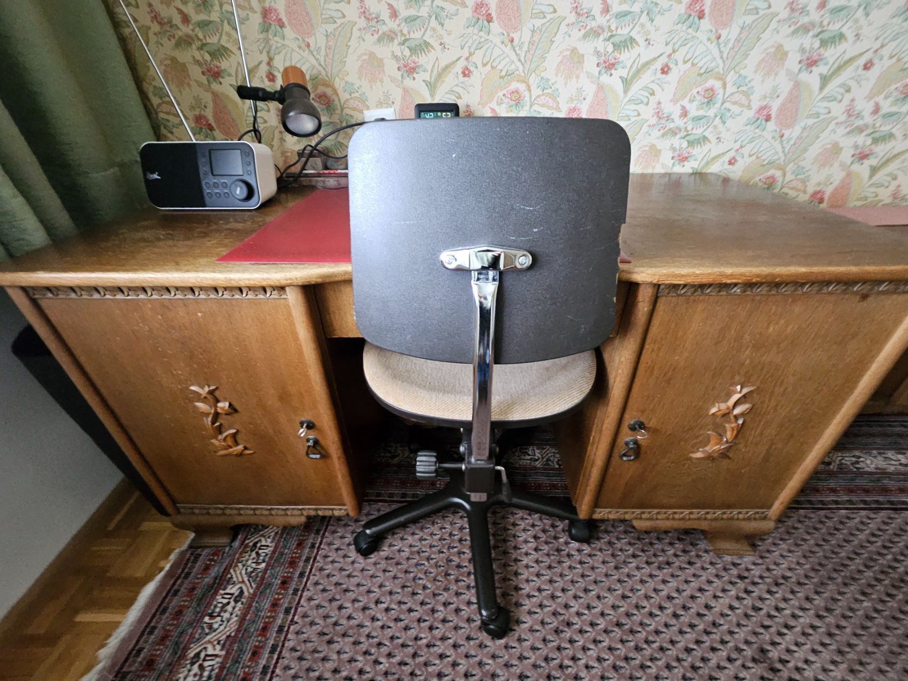 Schreibtische: Bureau à caisson en chêne – Gebraucht aus Täuffelen von noe_rtj9