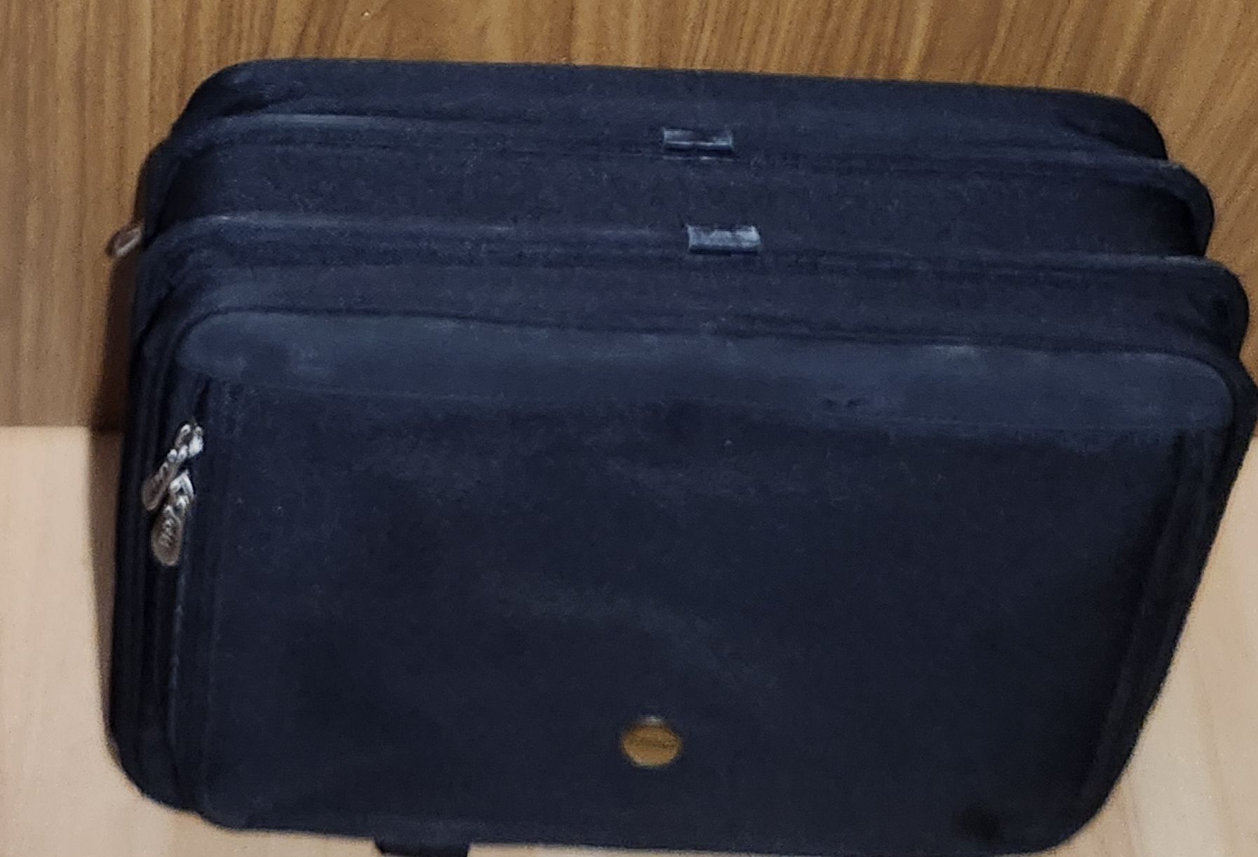 Dell Taschen: Mallette noire Dell pour ordinateur portable, plusieurs comp – Gebraucht aus Niedergösgen von Eva2410 9