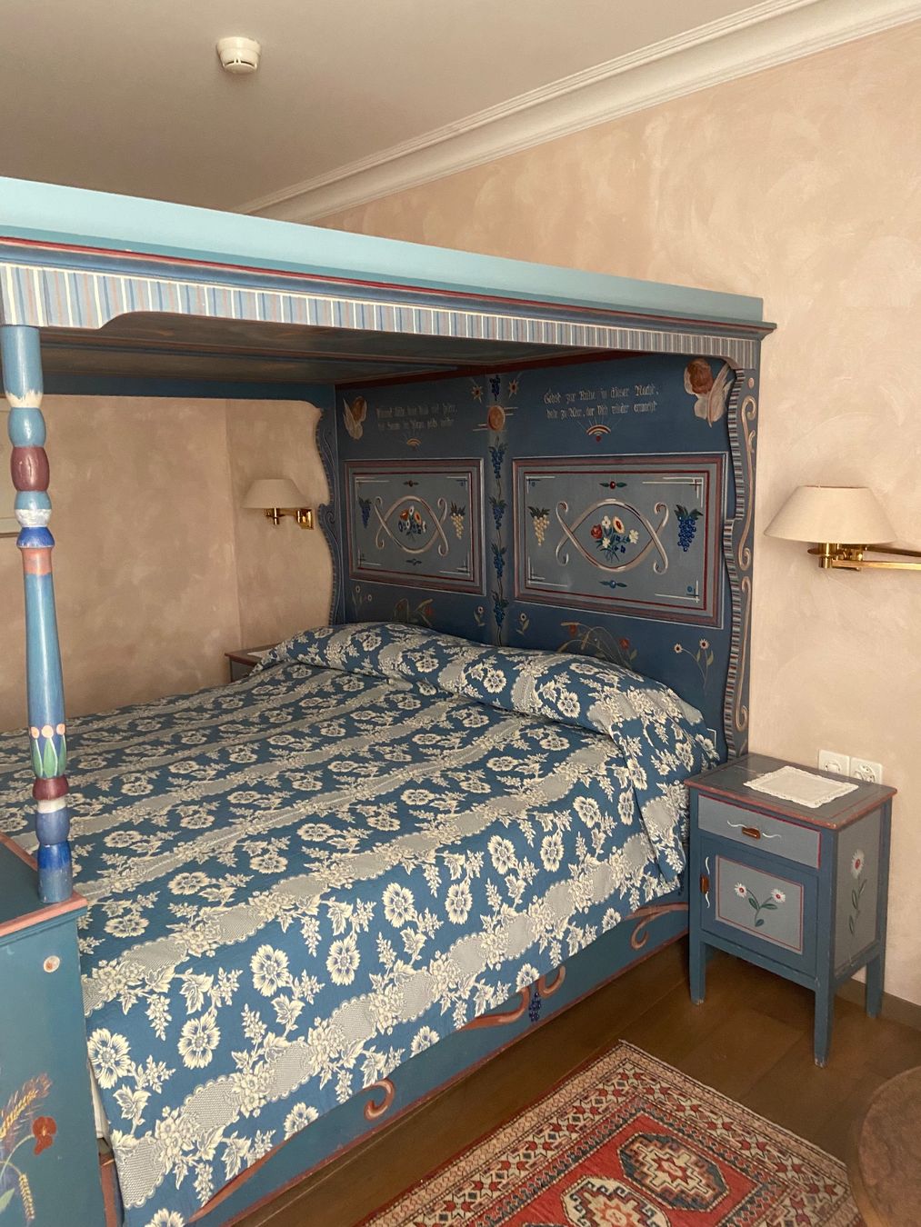 Betten: Himmelbett aus massivem Holz – Gebraucht aus Ponte Brolla von sris2010 1