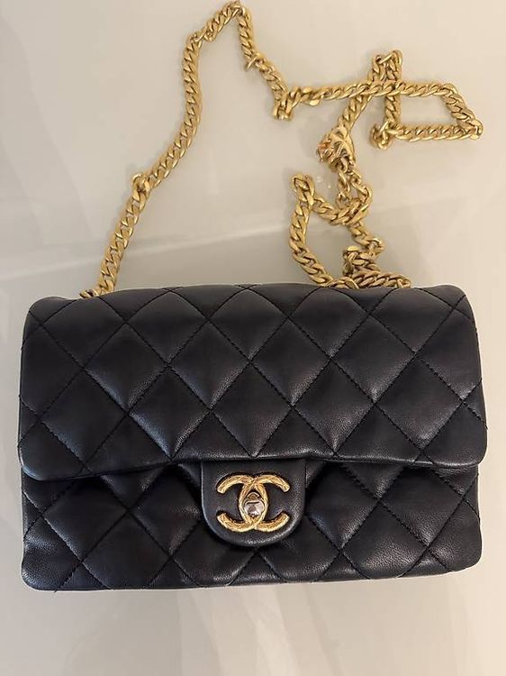 Borsa con Tracolla Regolabile in Pelle Rossa con Borchia "K" Made in I