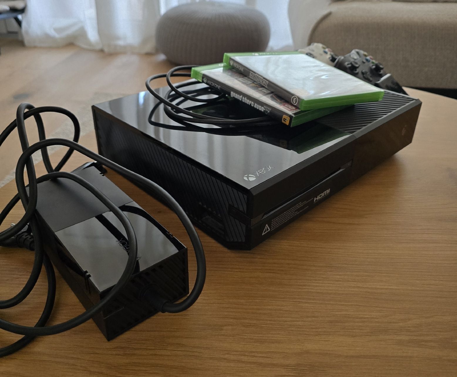 Microsoft Console: Xbox One - Black - 500GB - mit Games & Controller! – Usato da Brüttisellen venduto da ryanclarky5 3