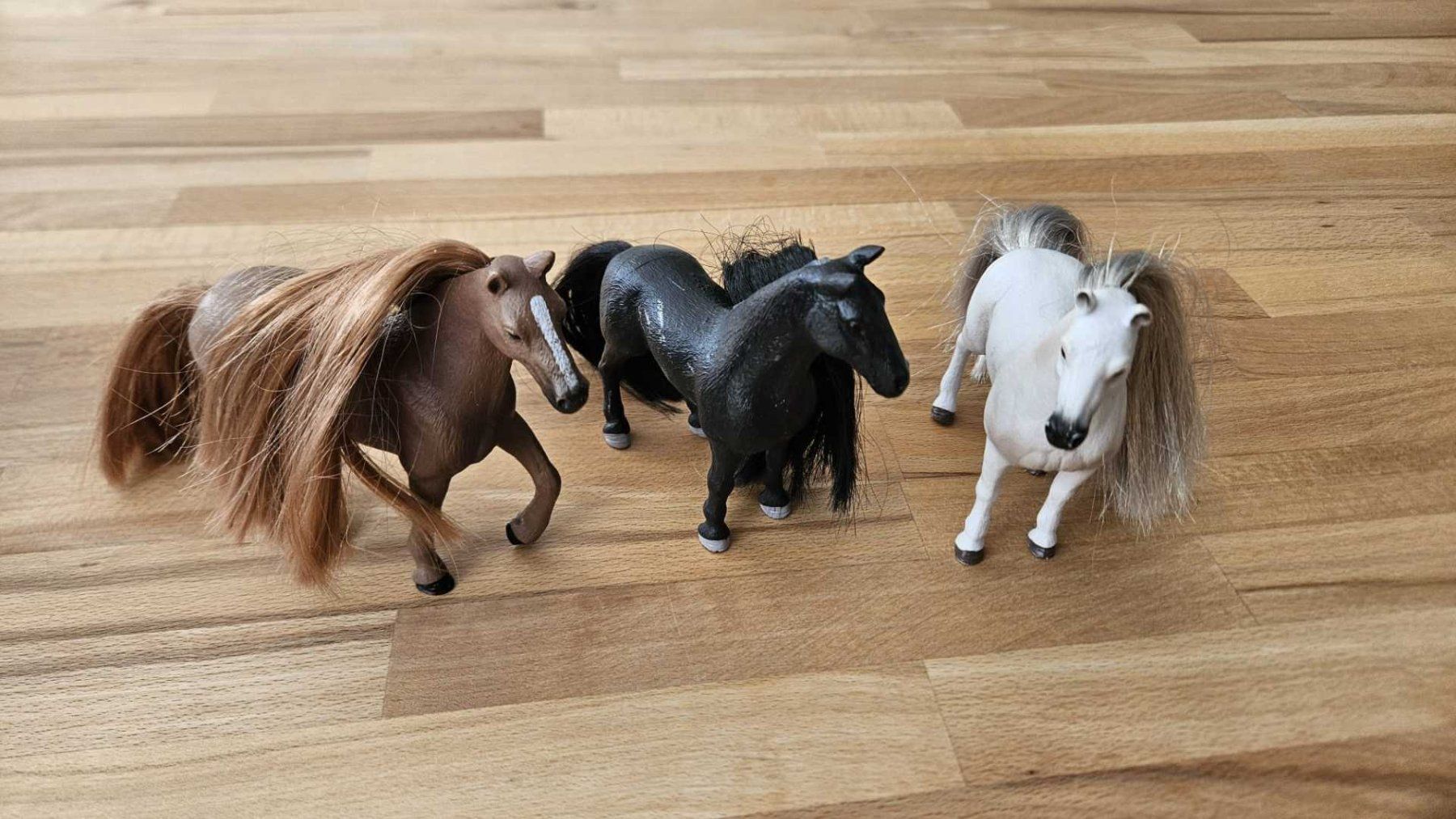 Schleich Spielzeuge: 3 Schleichpferde – Gebraucht aus Gossau SG von Daufli