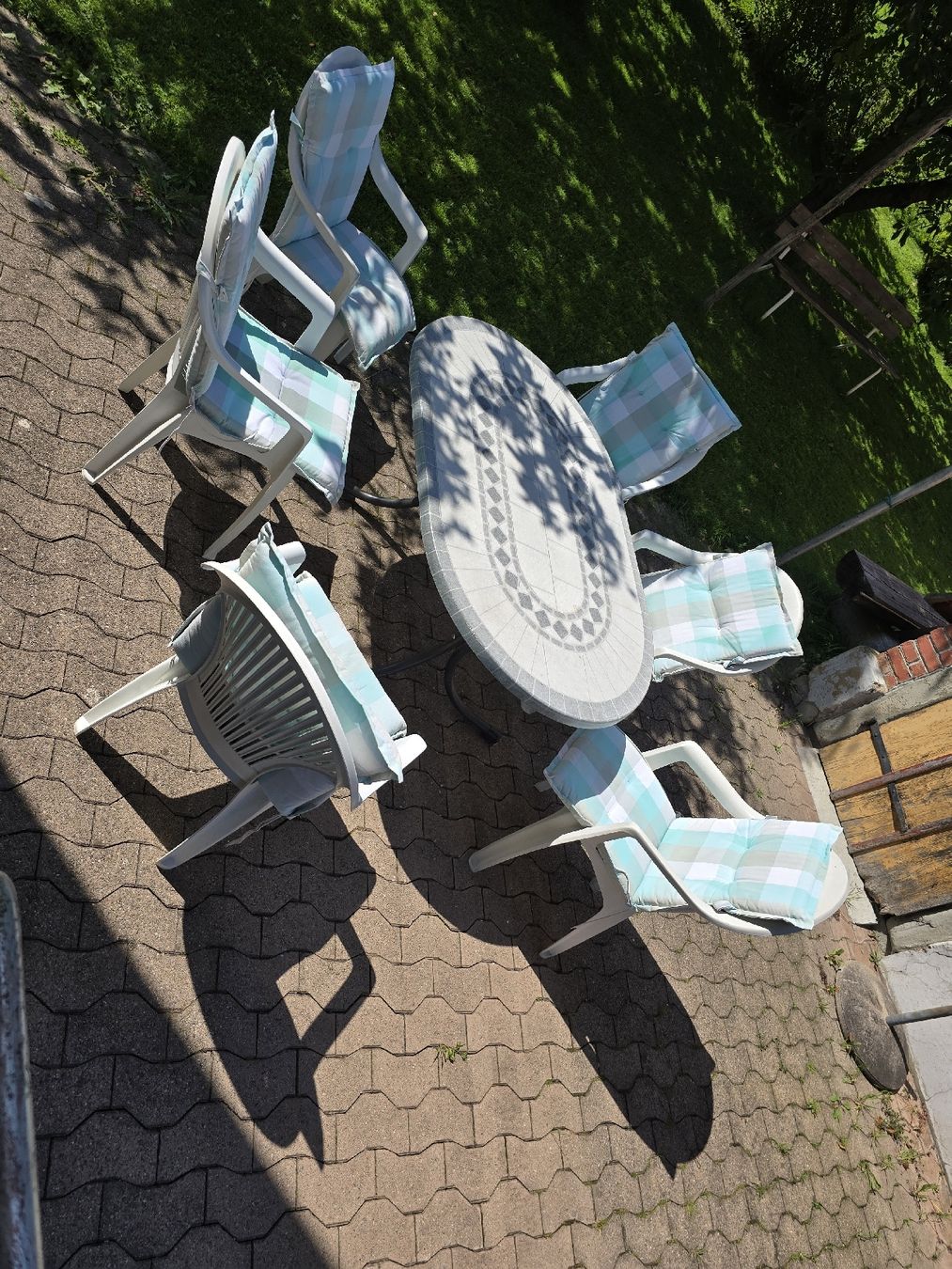 Tavoli: Garten-Tisch-Stuhl Garnitur – Usato da Rorschacherberg venduto da Scharfeegge 2