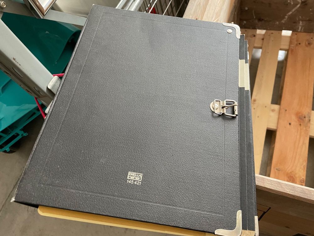 Bürobedarf: Folder, Register A bis Z. dick + massiv, ab 1.— (Gebraucht ...