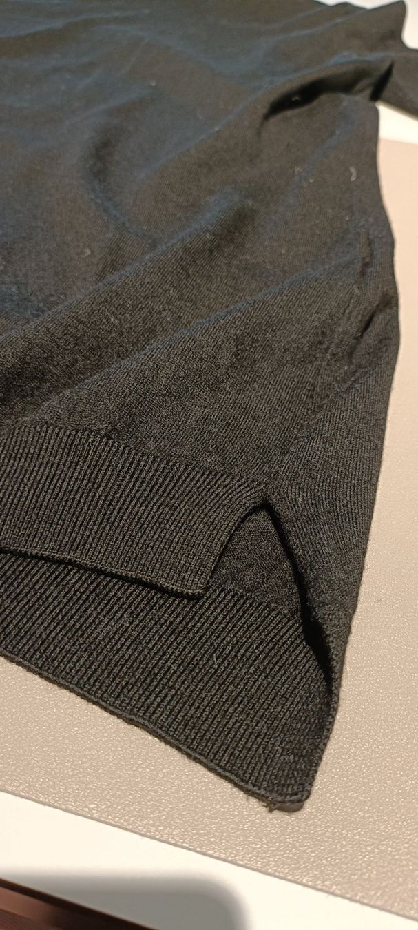 Falconeri Maglioni & Felpe: Schwarzer Rollkragenpullover von Falconeri, Grösse L – Usato da Zollikofen venduto da Proseco 5